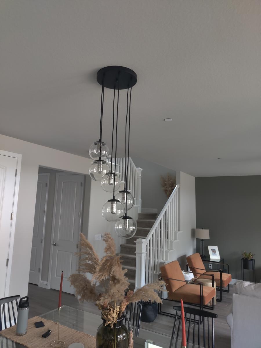 Staircase pendant cluster