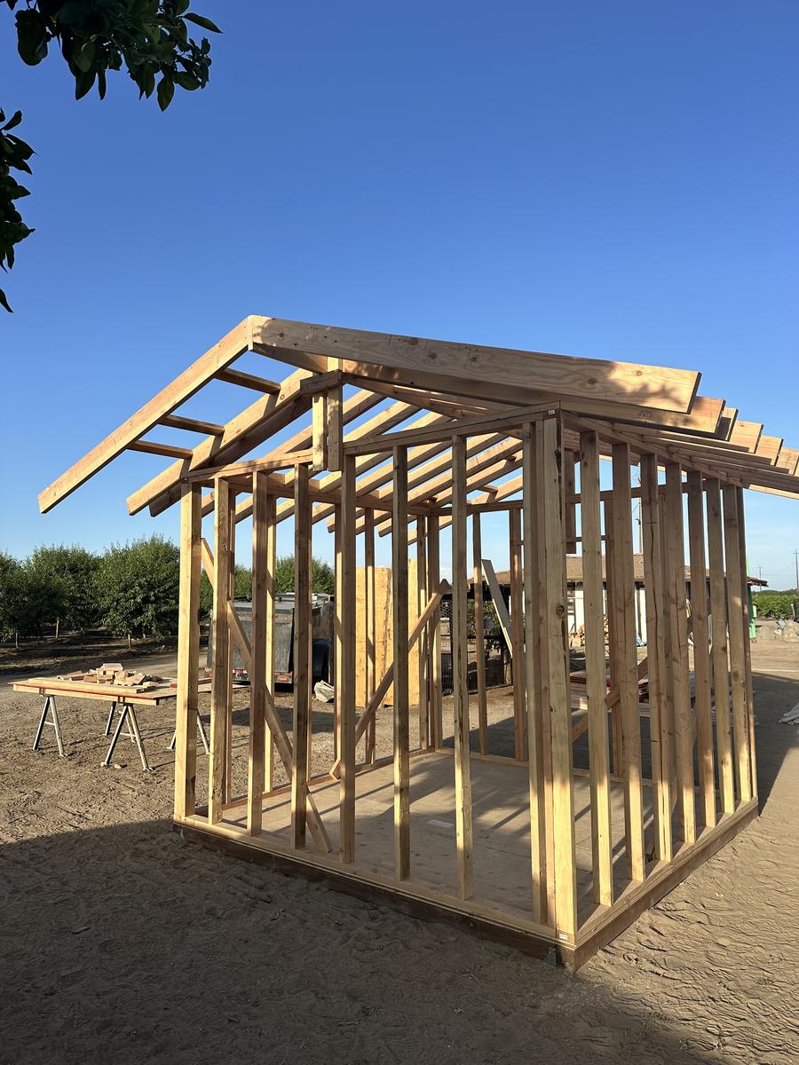 Roof structure on